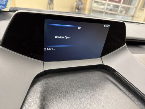 Used 2025 Toyota Prius SE image 20