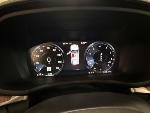 Used 2020 Volvo V60 T5 Cross Country image 30