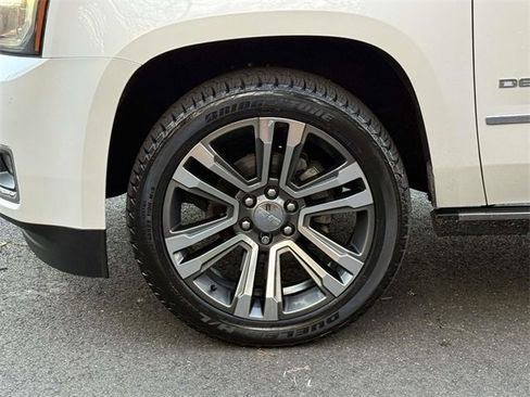 Used 2019 GMC Yukon Denali w/ Denali Ultimate Package image 7