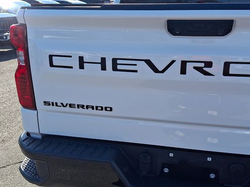 Used 2023 Chevrolet Silverado 1500 Custom Trail Boss w/ LPO, Dark Essentials Package image 17