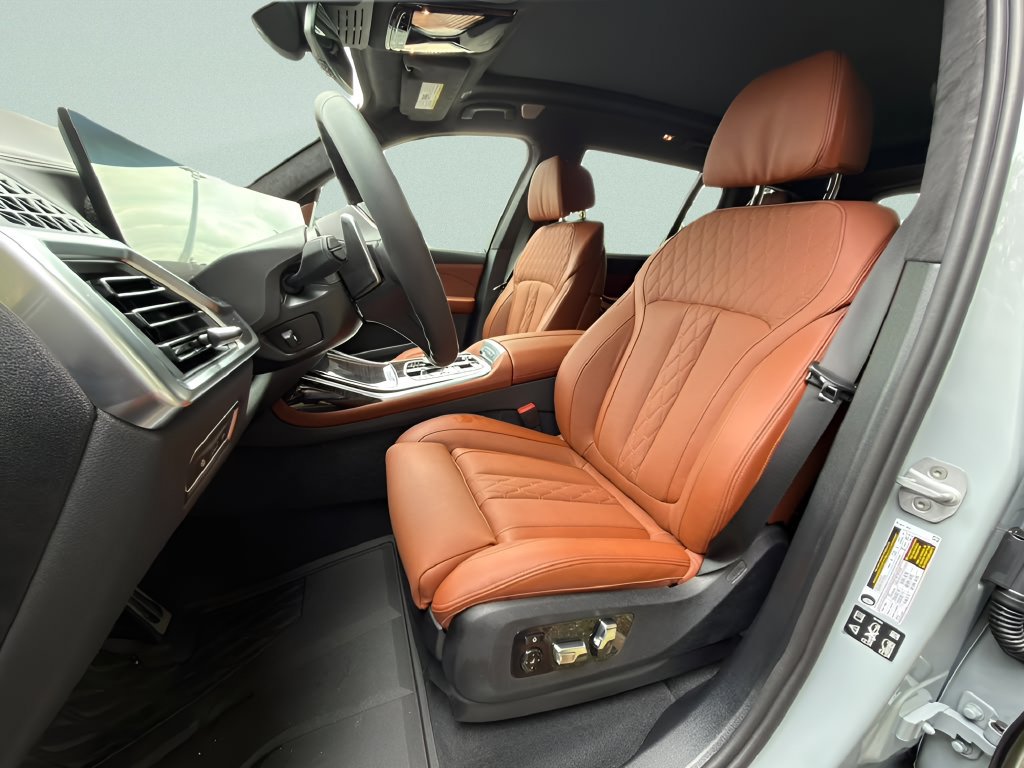 New 2027 BMW X7 xDrive40i w/ Executive Package AWD/4WD image 10