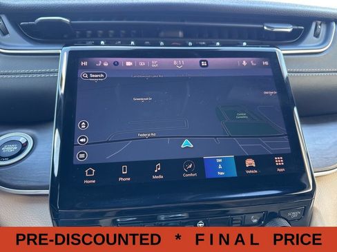 Used 2023 Jeep Grand Cherokee L Limited w/ Black Appearance Package AWD/4WD image 36