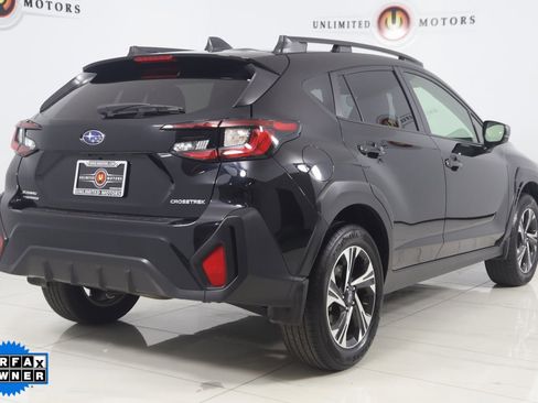 Used 2025 Subaru Crosstrek 2.0i Premium image 3