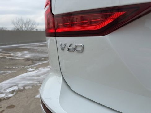 Certified 2025 Volvo V60 B5 Cross Country Plus image 38