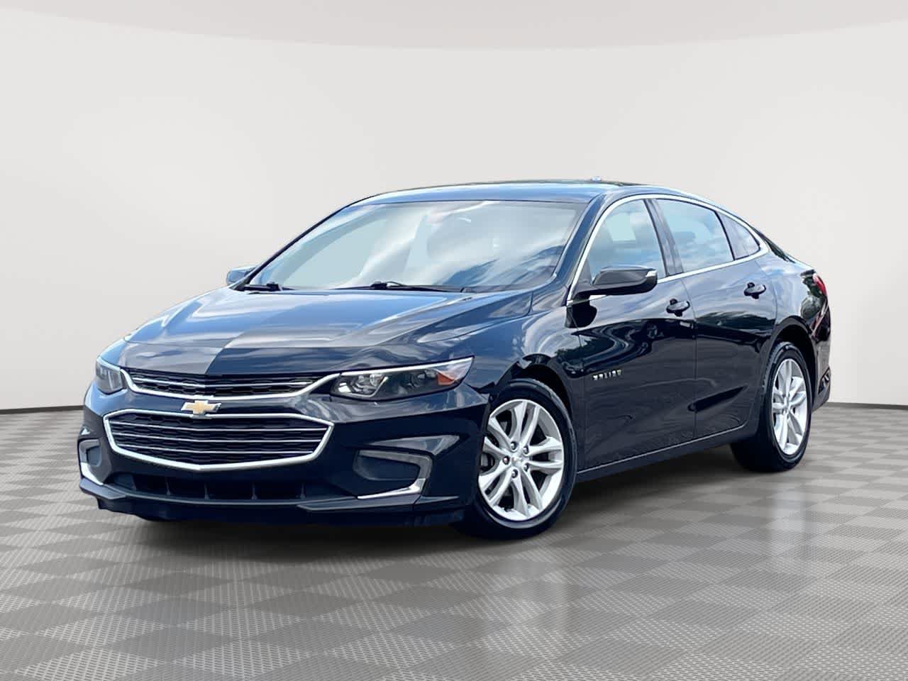 Used 2018 Chevrolet Malibu LT FWD image 1