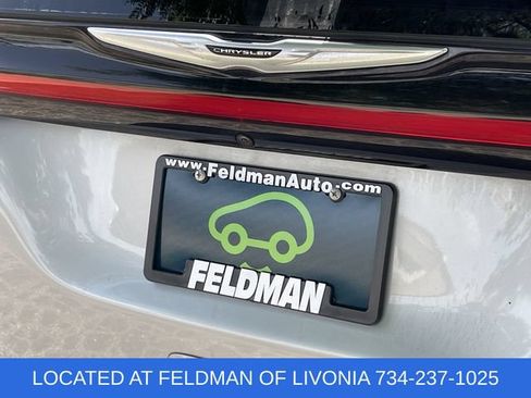 Used 2024 Chrysler Pacifica Touring-L FWD image 29