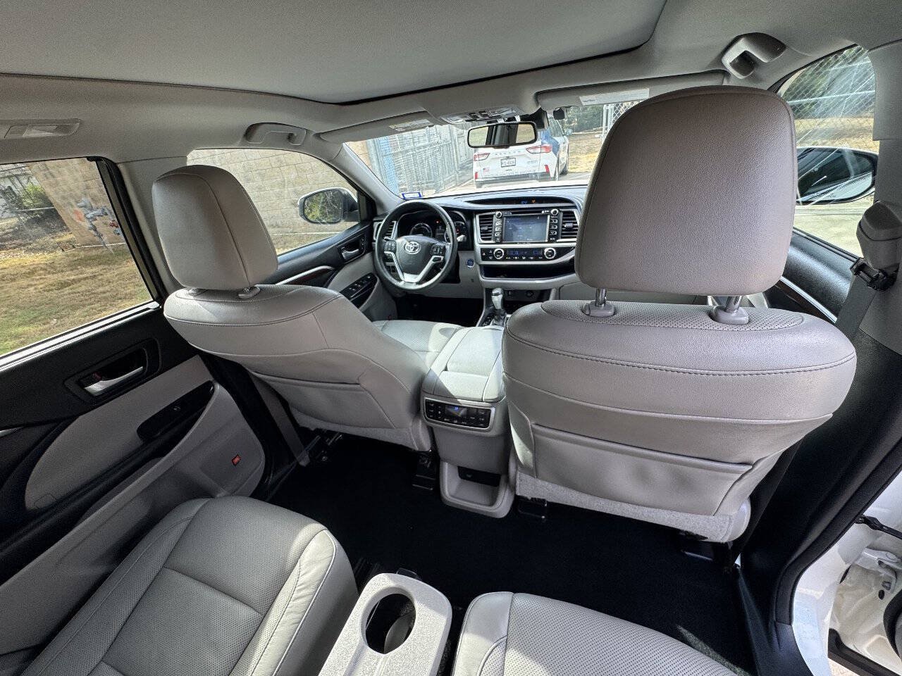 Used 2016 Toyota Highlander Limited Platinum AWD/4WD image 19