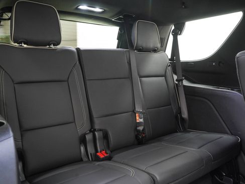 Used 2025 Chevrolet Tahoe Premier AWD/4WD image 15