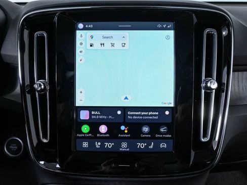 Certified 2025 Volvo XC40 B5 Plus AWD/4WD image 16