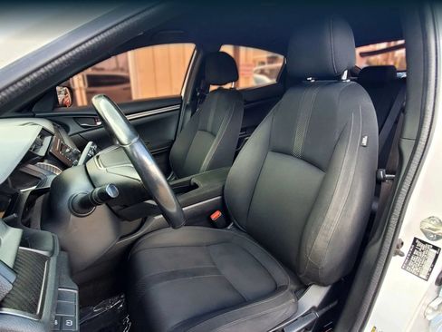 Used 2017 Honda Civic Sport image 3