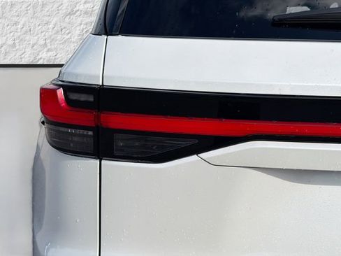 New 2026 Lexus TX 500h AWD image 10