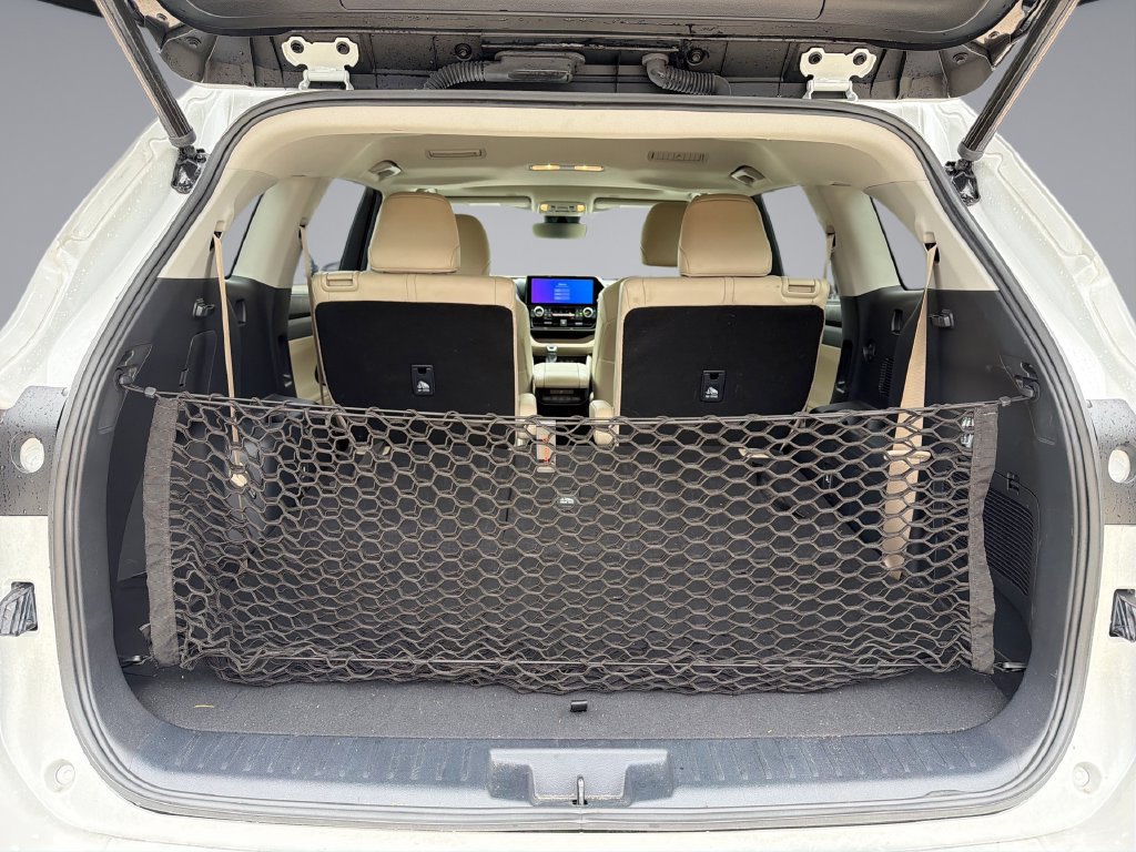 Used 2023 Toyota Highlander XLE FWD image 13