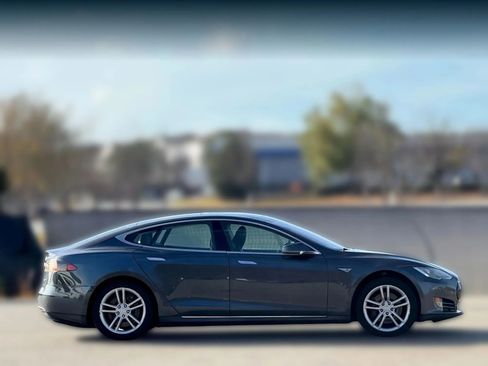Used 2015 Tesla Model S 85D image 7
