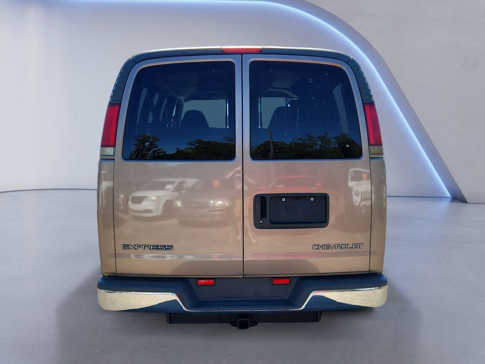 Used 2001 Chevrolet Express 1500 Passenger w/ LS Preferred Equipment Group RWD image 4