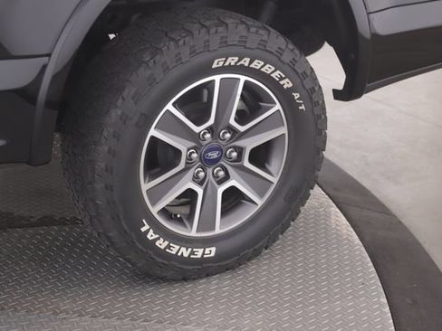 Used 2017 Ford F150 XLT w/ Equipment Group 302A Luxury AWD/4WD image 14