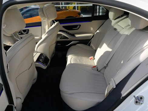 Used 2022 Mercedes-Benz S 580 4MATIC Sedan image 35