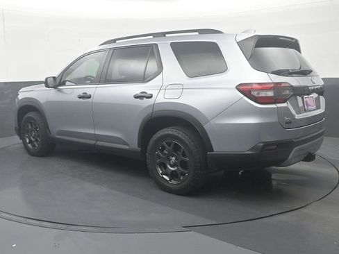 Used 2024 Honda Pilot TrailSport image 5