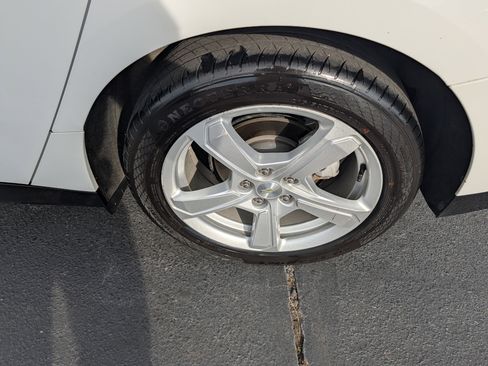 Used 2019 Chevrolet Volt LT w/ Power Convenience Package image 13