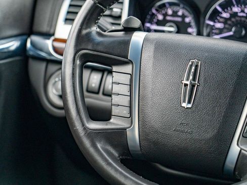 Used 2010 Lincoln MKS image 23