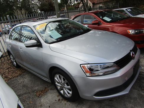 Used 2012 Volkswagen Jetta SE image 4