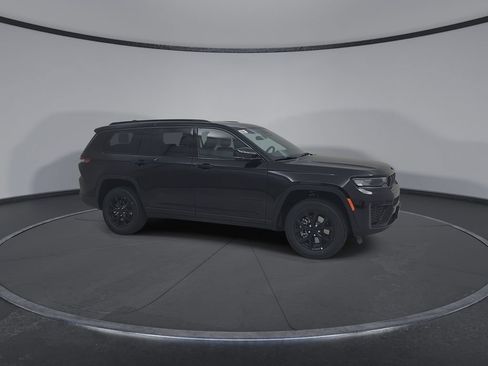 New 2026 Jeep Grand Cherokee L 4WD image 2