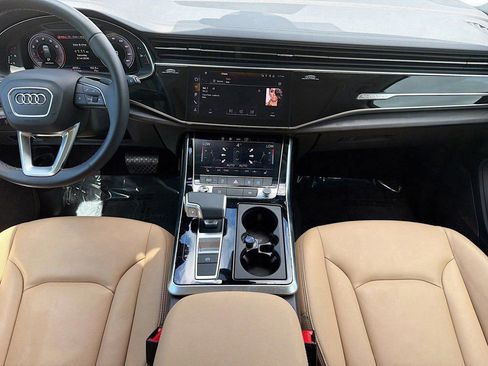 Used 2025 Audi Q7 3.0T Premium image 21
