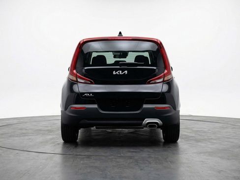 Used 2025 Kia Soul LX w/ LX Technology Package FWD image 6