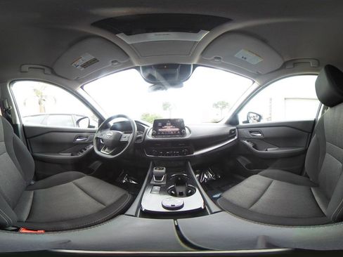 Used 2025 Nissan Rogue SV image 44