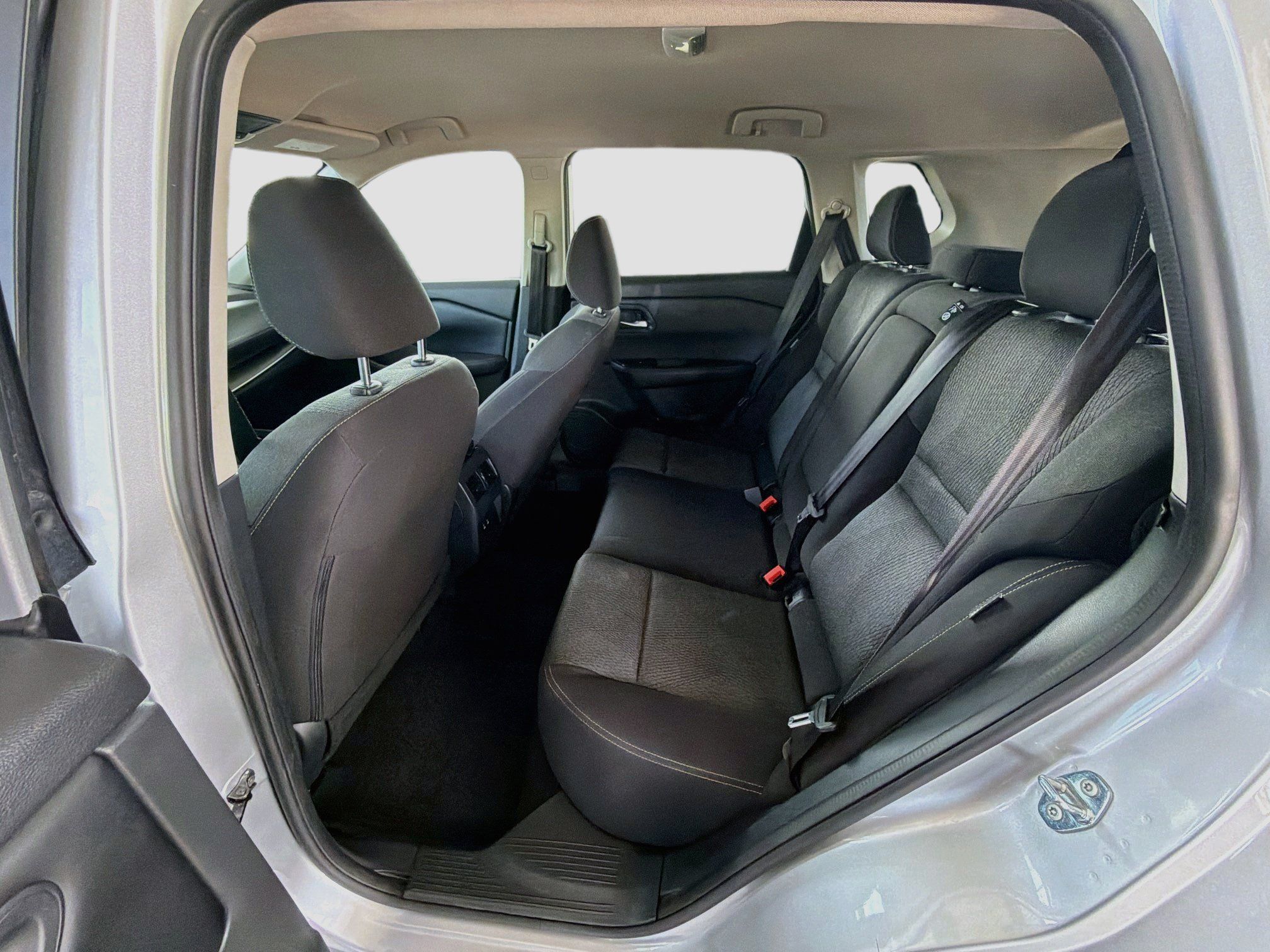 Used 2025 Nissan Rogue SV AWD/4WD image 27