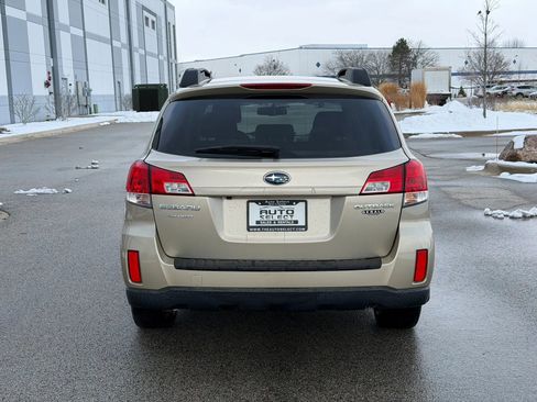 Used 2010 Subaru Outback 2.5i Limited AWD/4WD image 6
