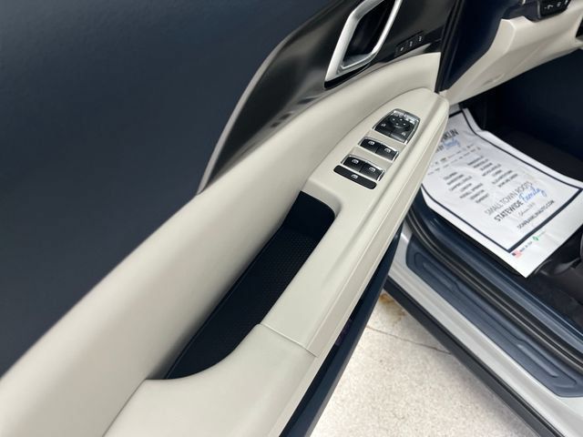 Used 2026 Kia Carnival SX w/ SX Dark Edition Package FWD image 10