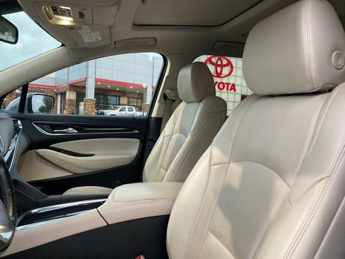 Used 2024 Buick Enclave Essence w/ Experience Buick Package FWD image 10