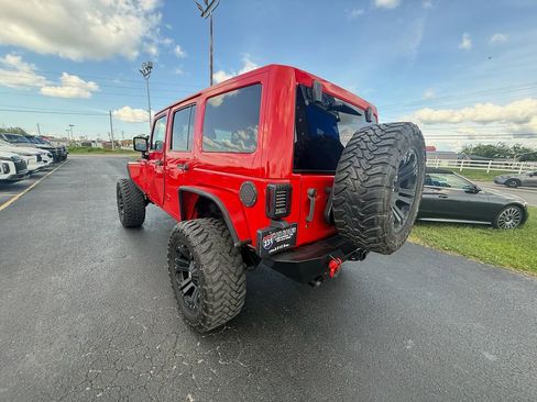 Used 2015 Jeep Wrangler Unlimited Rubicon w/ Dual Top Group AWD/4WD image 6