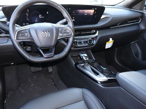 Used 2024 Buick Envista Sport Touring w/ Convenience I Package FWD image 5