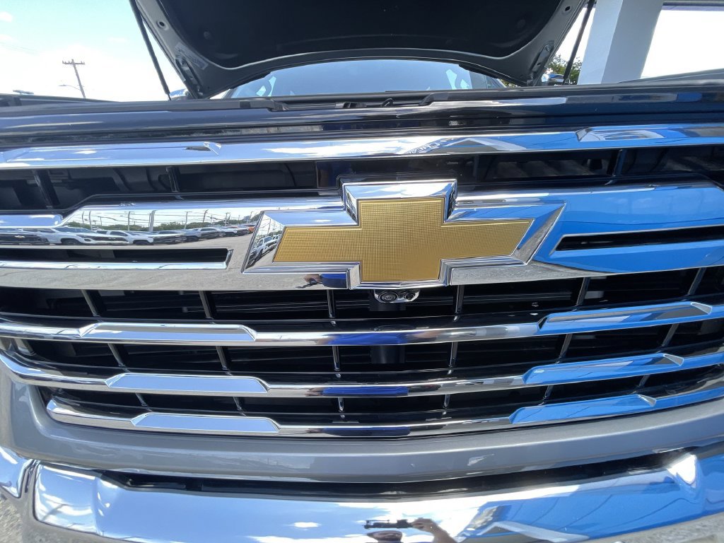 Certified 2026 Chevrolet Silverado 2500 LTZ w/ LTZ Premium Package AWD/4WD image 31