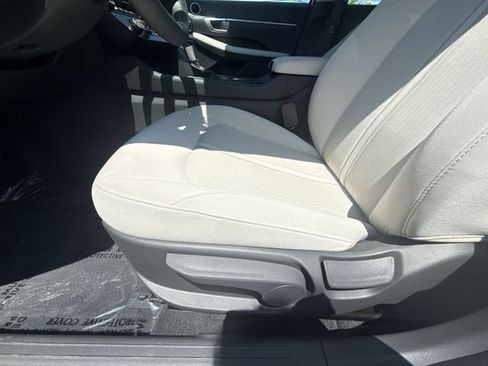 Used 2025 Hyundai Sonata SE FWD image 12