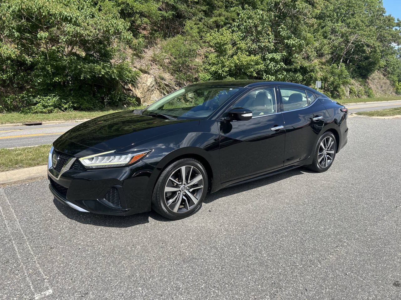 Used 2019 Nissan Maxima 3.5 SV w/ Floor Mat Group FWD image 2
