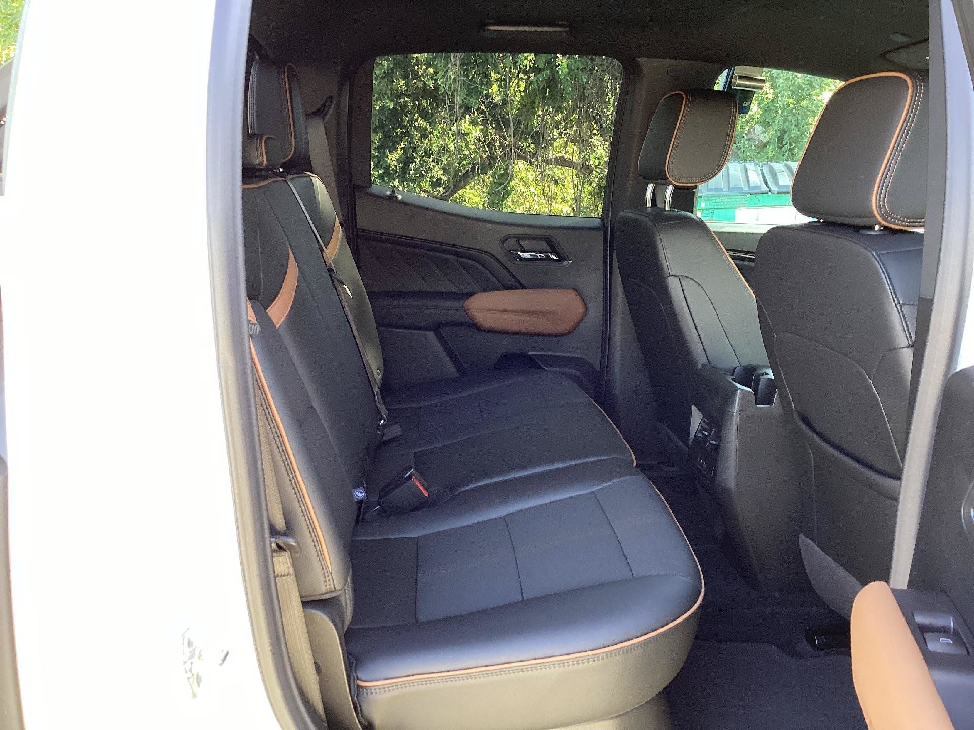 New 2025 GMC Canyon AT4 w/ Nightfall Edition AWD/4WD image 16