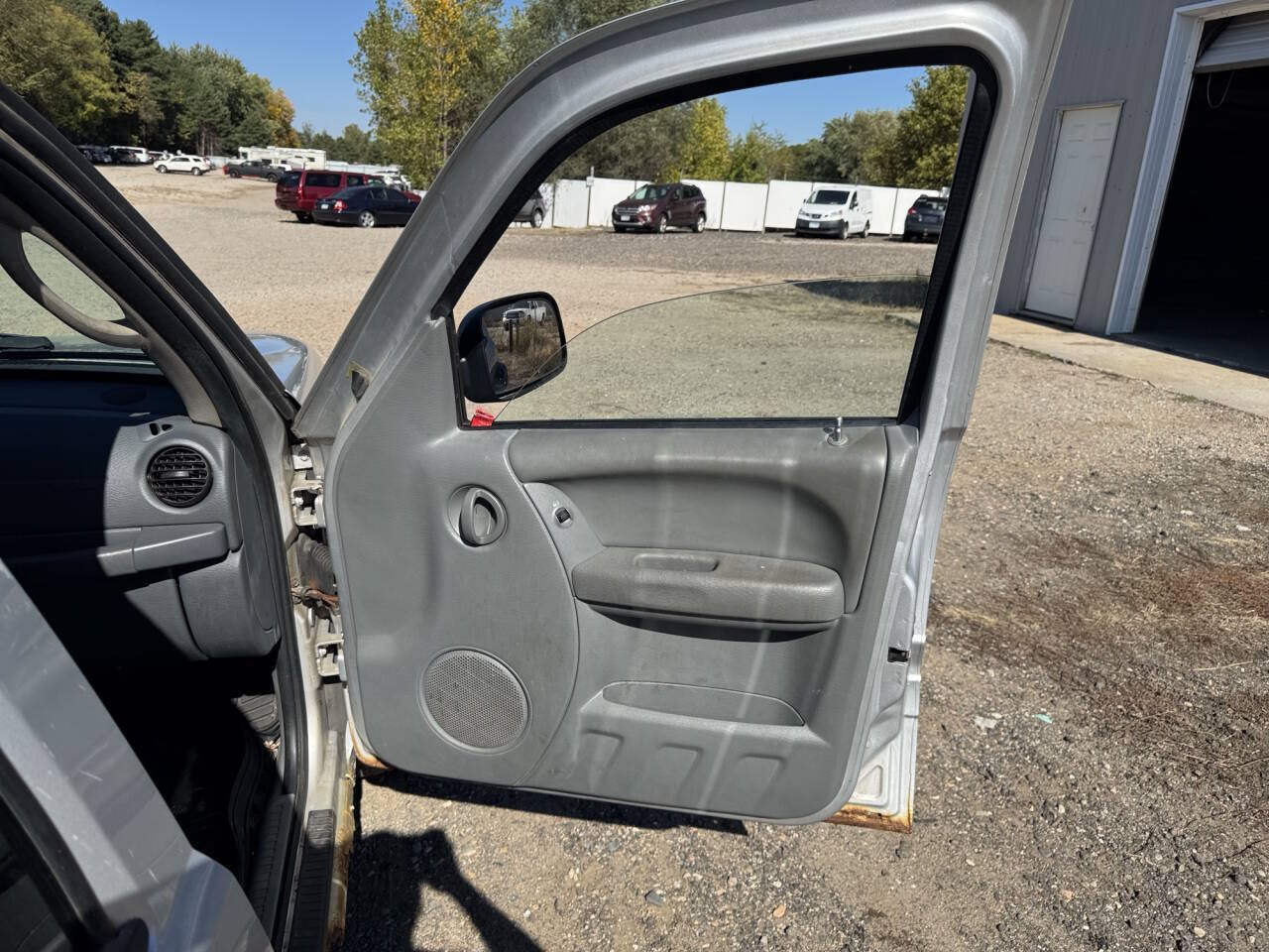 Used 2005 Jeep Liberty Sport AWD/4WD image 28