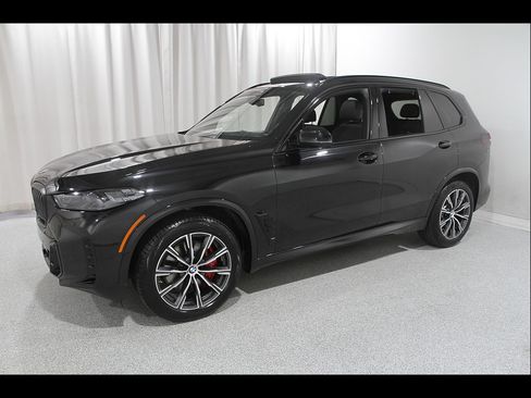 Used 2024 BMW X5 xDrive40i w/ Executive Package AWD/4WD image 3