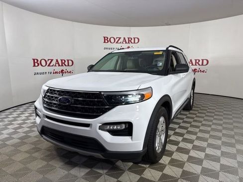 Used 2021 Ford Explorer XLT w/ Equipment Group 202A image 4