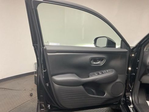 New 2026 Honda HR-V LX image 9