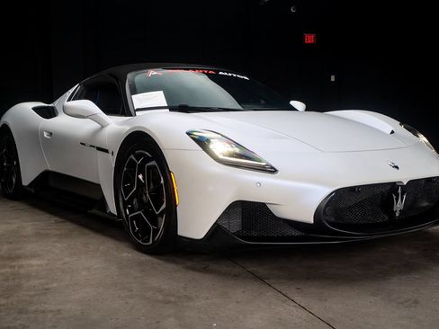Used 2022 Maserati MC20 Coupe RWD image 12
