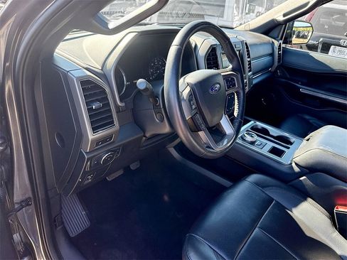 Used 2021 Ford Expedition XLT image 10
