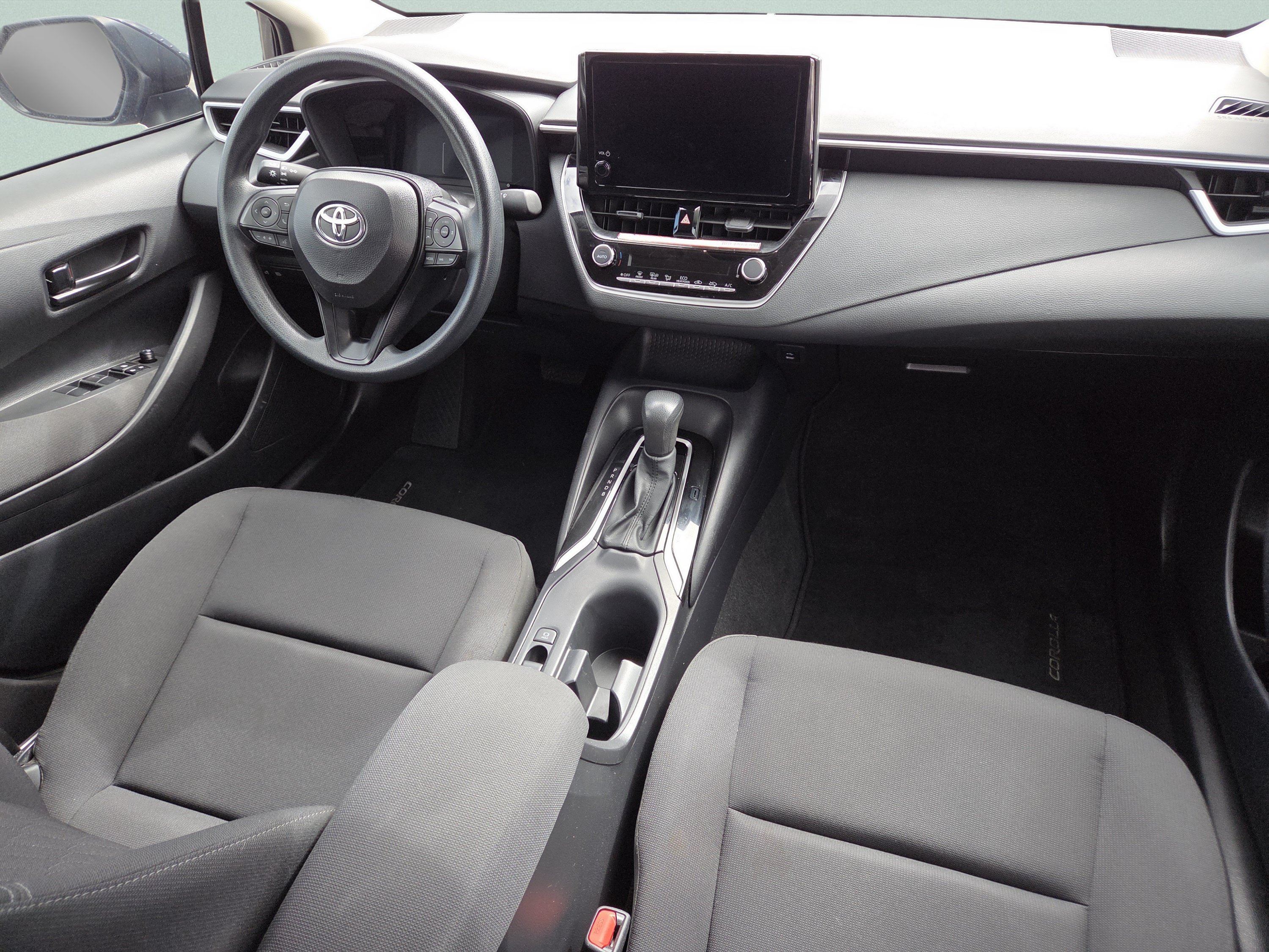 Used 2026 Toyota Corolla LE w/ Carpet Mat Package (TMS) FWD image 25