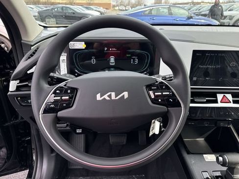 New 2026 Kia Niro LX FWD image 10