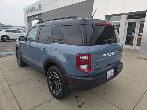 Used 2024 Ford Bronco Sport Outer Banks w/ Tech Package image 3