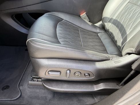Used 2023 Buick Enclave Avenir w/ Avenir Technology Package FWD image 27