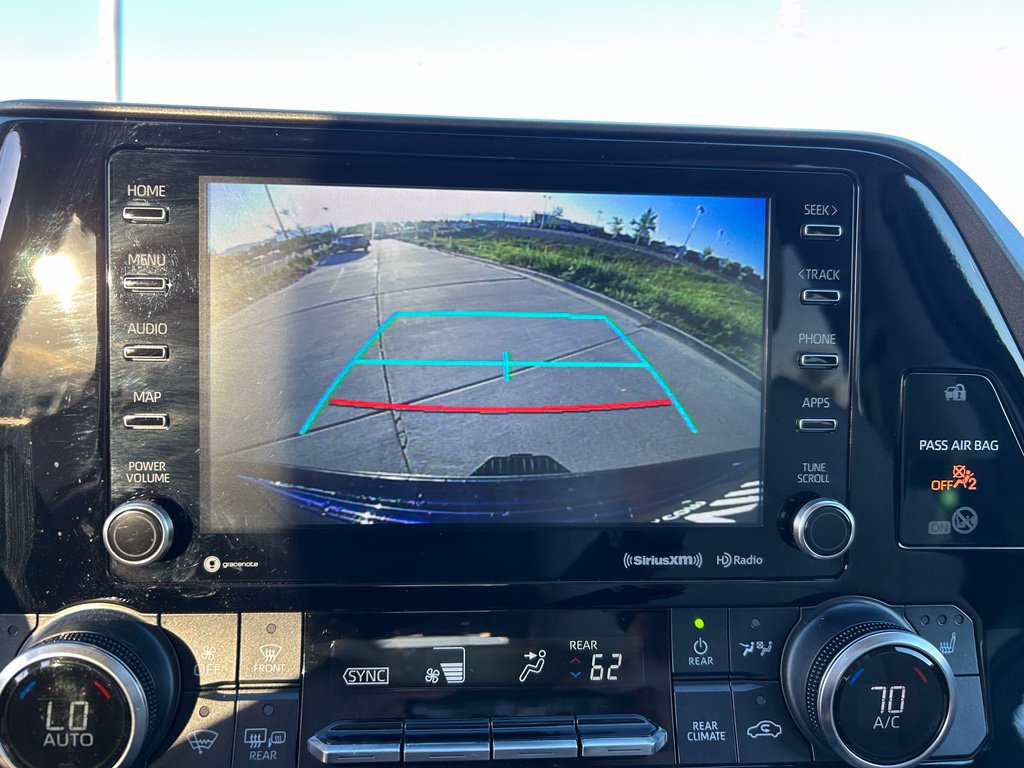 Used 2022 Toyota Highlander XLE AWD/4WD image 17