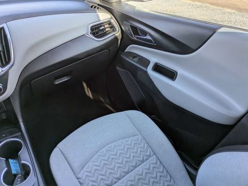 Used 2024 Chevrolet Equinox LT FWD image 16